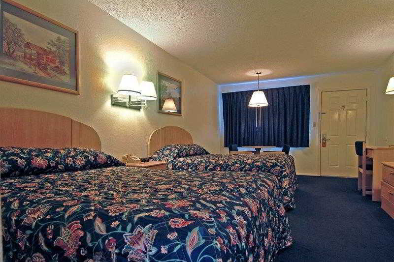 Best Western Coleman Inn Room photo